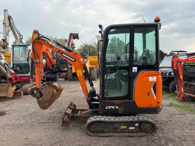 DOOSAN DX 19