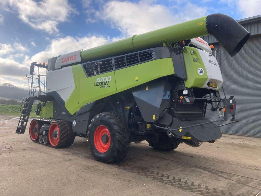 CLAAS LEXION 8700TT