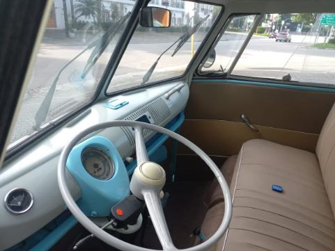 VW T1 splitwindow bus 1975