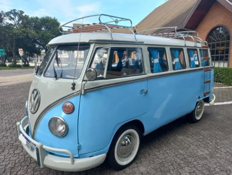 VW T1 splitwindow bus 1975