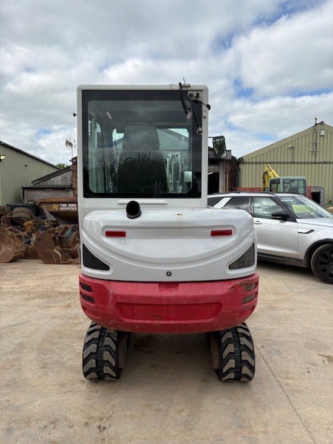 TAKEUCHI TB 230