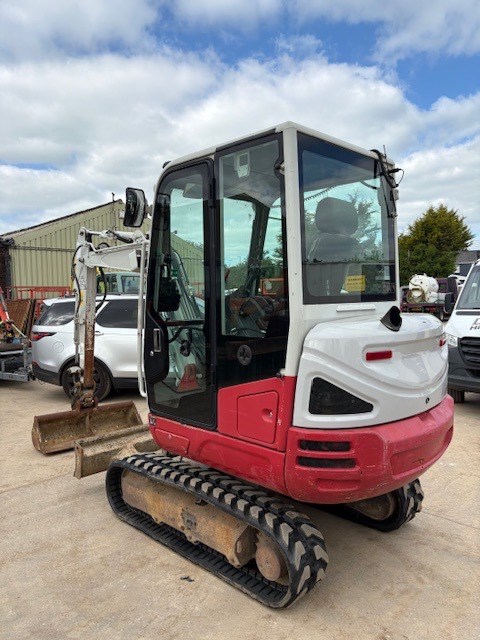 TAKEUCHI TB 230