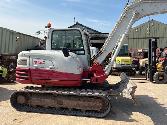 TAKEUCHI TB 290