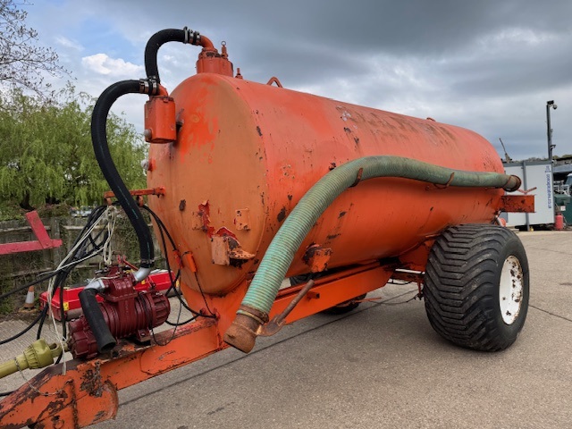 Vacuum Tanker