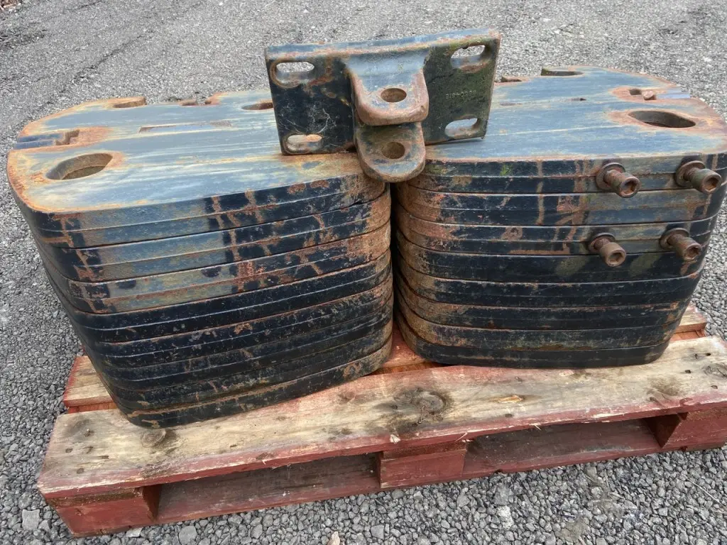 New Holland 8000 series 110kg front weights x16,