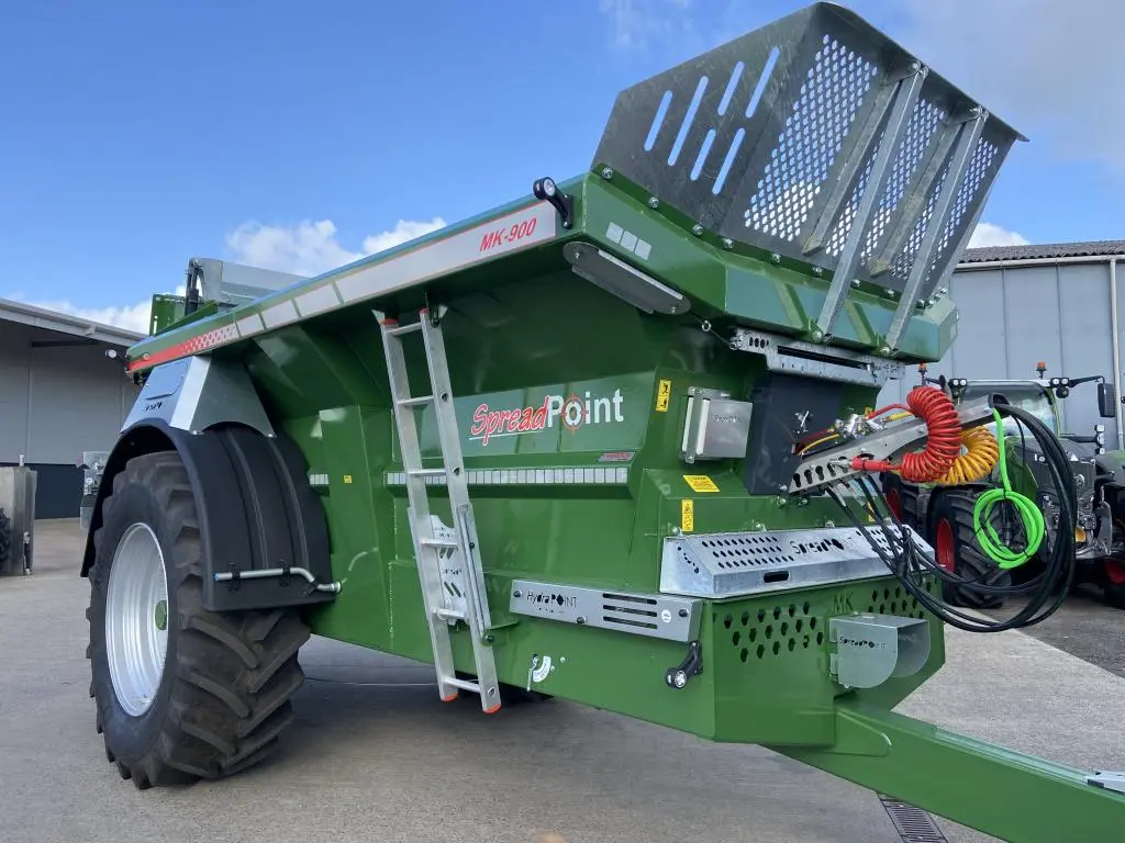 SpreadPoint MK-900 rear discharged manure spreader, NEW