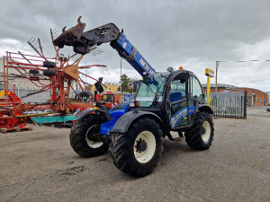 NEW HOLLAND LM7.42 HANDLER