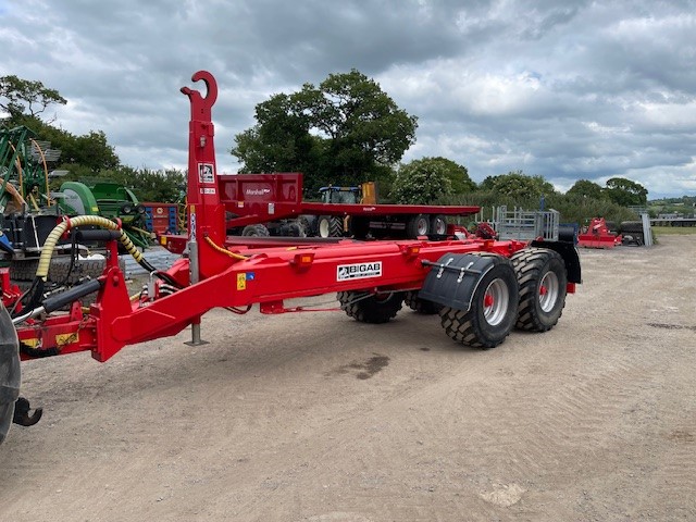 BIGAB 20-24 HOOK LIFT TRAILER