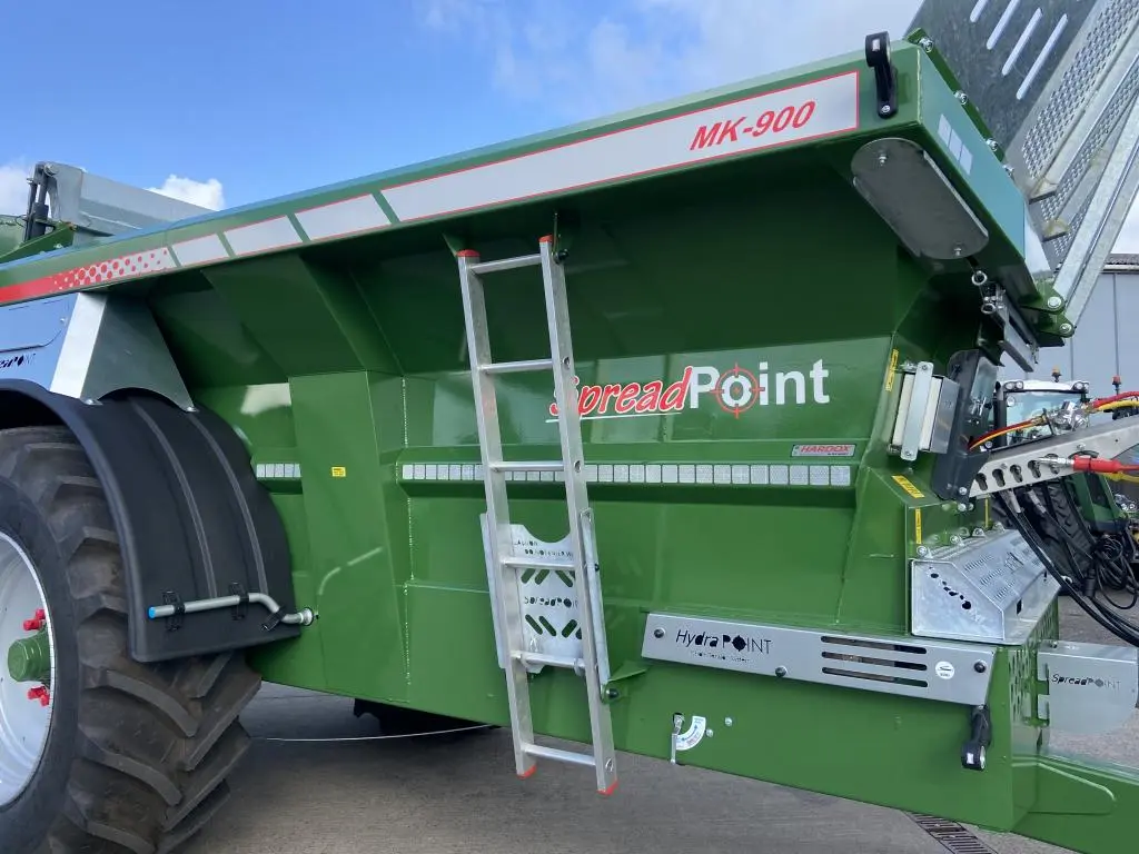 SpreadPoint MK-900 rear discharged manure spreader, NEW