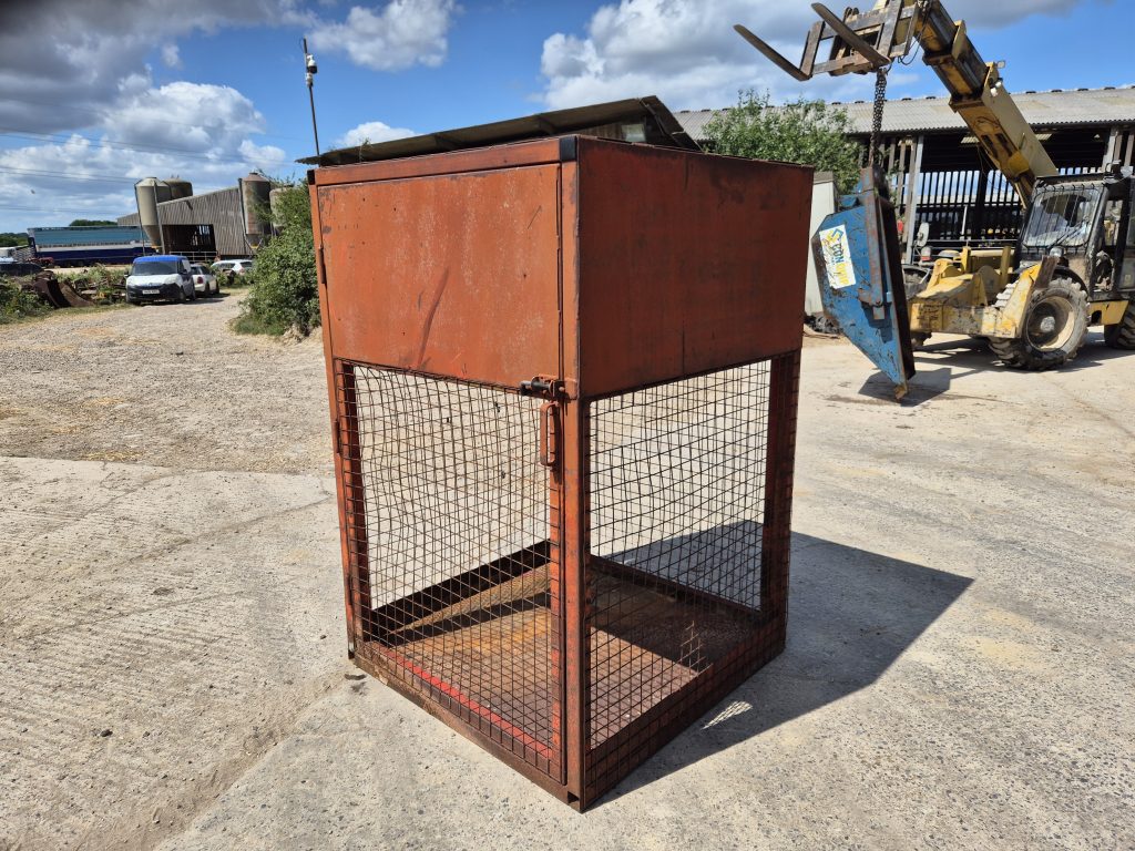 4ft x 4ft Cage
