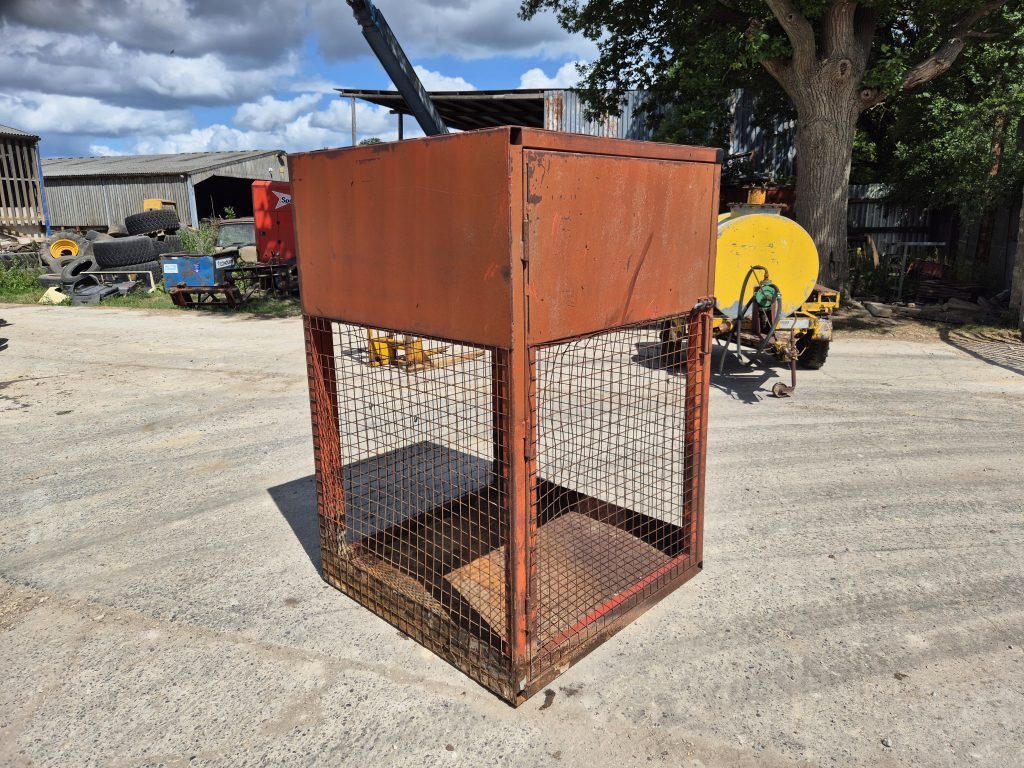 4ft x 4ft Cage