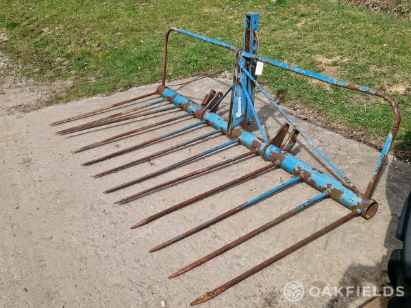 Twose Mounted Buck Rake