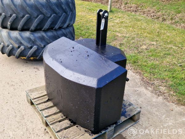Linkage mounted 1000KG concrete weight