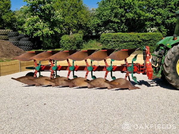Kverneland LB85-300 6 furrow plough