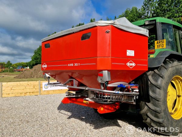 Kuhn Axis 30.1 twin disc fertiliser spreader