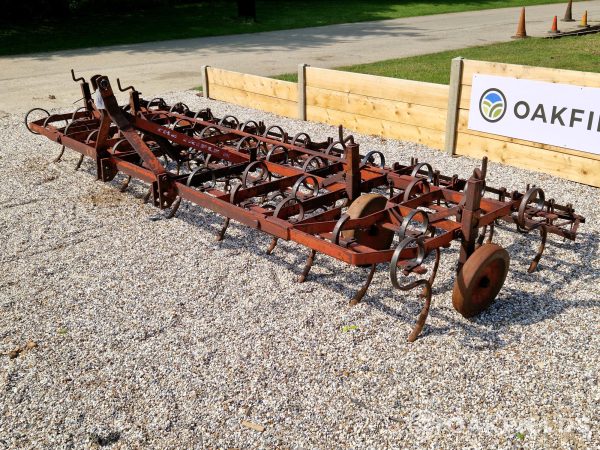Kongskilde Folding 14′ Triple K Springtine Cultivator