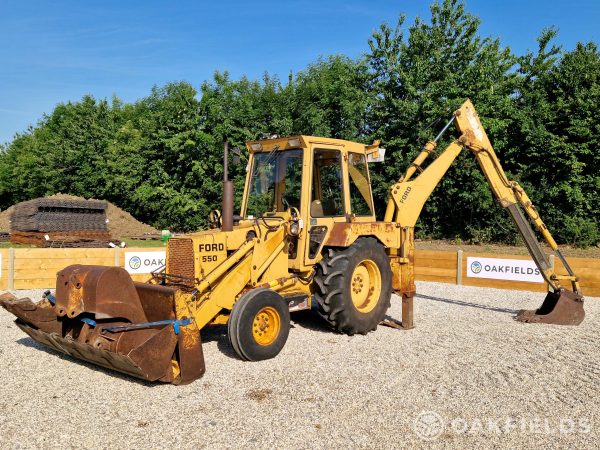 1983 Ford 550 2WD Digger Loader