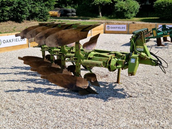 1988 Dowdeswell DP8R Auto-Reset 4 Furrow Plough