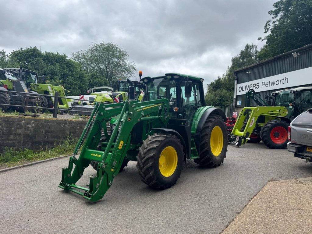 John Deere 6110M