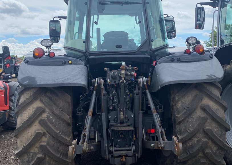 Massey Ferguson 7718SEFD6 Tractor