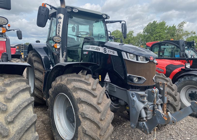 Massey Ferguson 7718SEFD6 Tractor