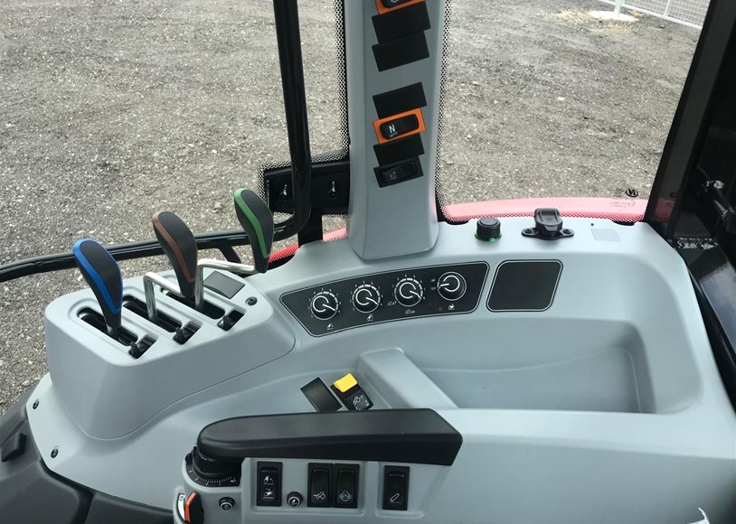 Valtra A85SH Tractor