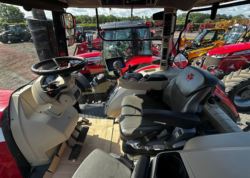Massey Ferguson 8740MREXDV Tractor