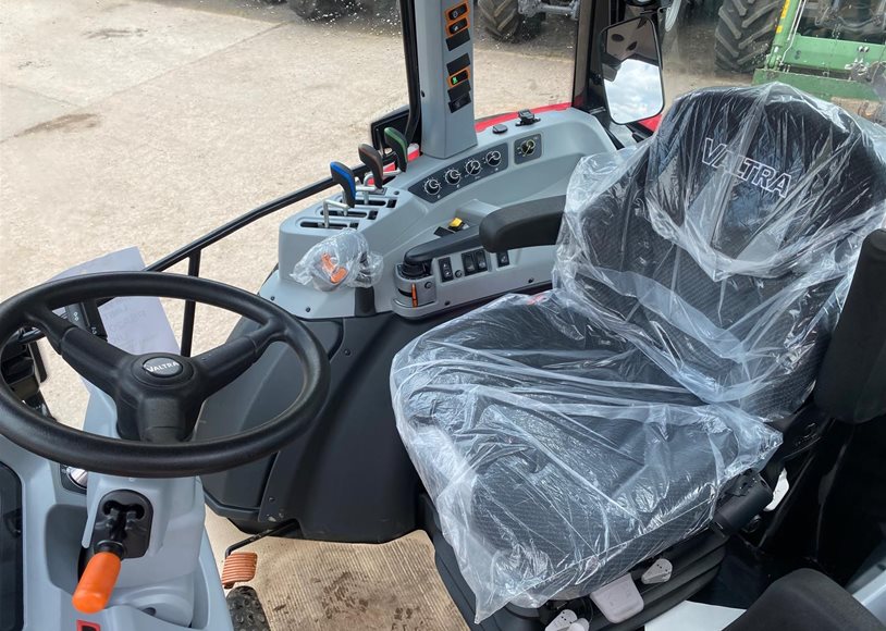 Valtra A115MH4 Tractor