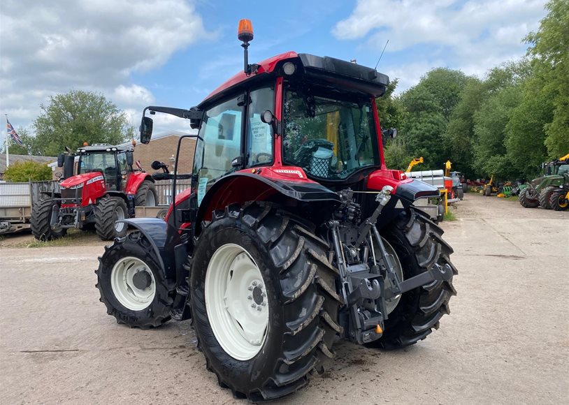 Valtra A115MH4 Tractor