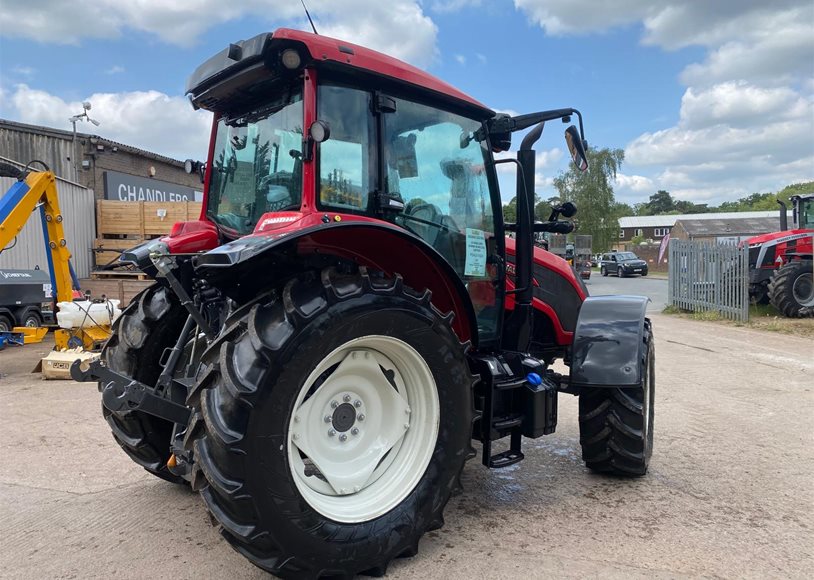 Valtra A115MH4 Tractor