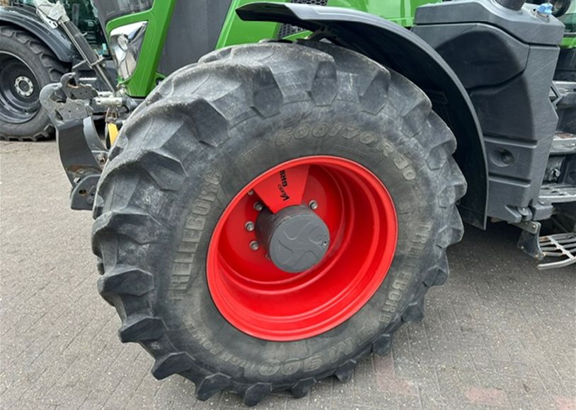 Fendt 828 Tractor
