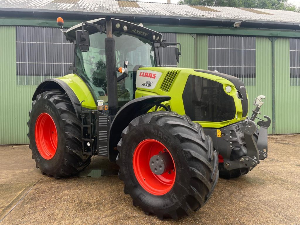 CLAAS AXION 830