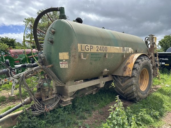 Major 2400G Tanker With 7.5m Dribble Bar