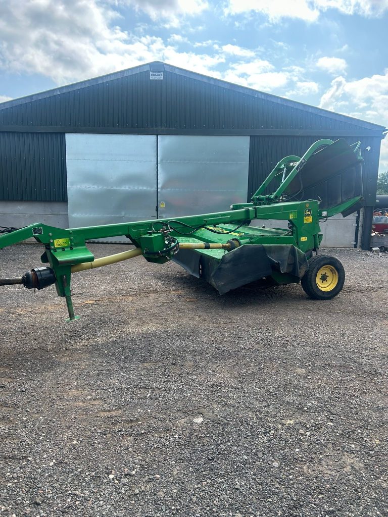 John Deere 1365 Mower
