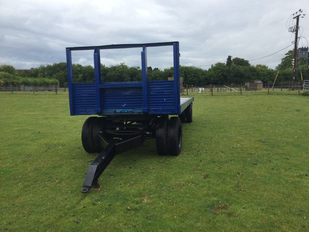 Bale trailer