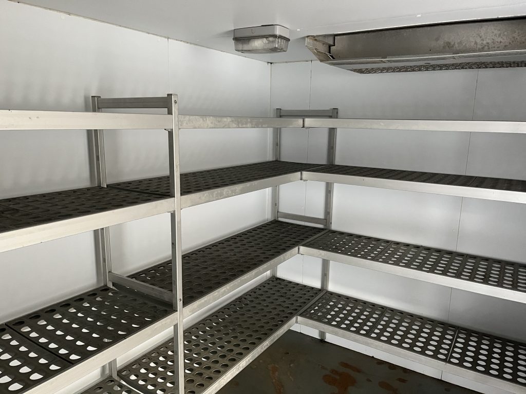 Williams walk in chiller/ cold room with Shelving