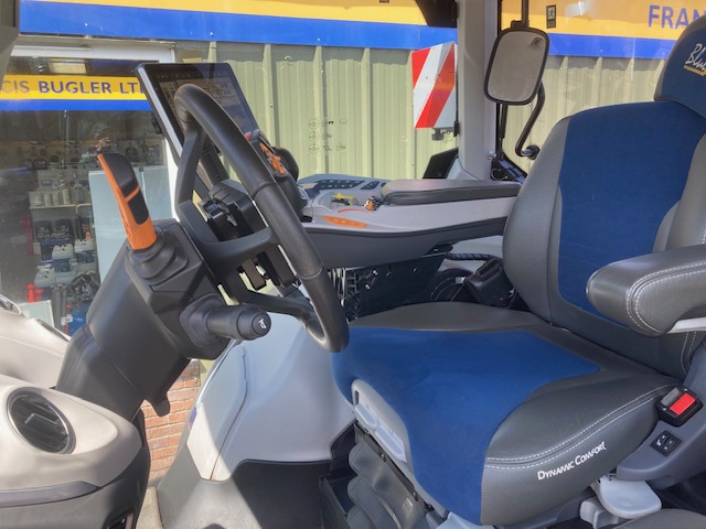 NEW HOLLAND T7.300 PLMI EX DEMO TRACTOR