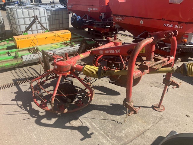 KUHN FARM MACHINERY HAYBOB 300 UNIVERSAL HAYMAKER