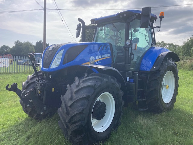 NEW HOLLAND T7.245 PC TRACTOR