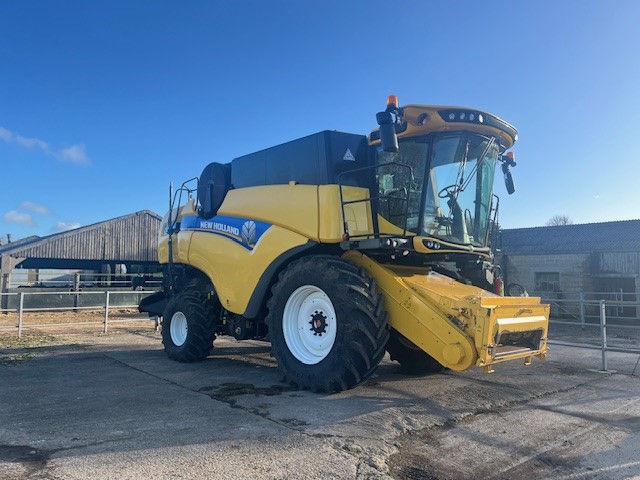NEW HOLLAND CX8.70