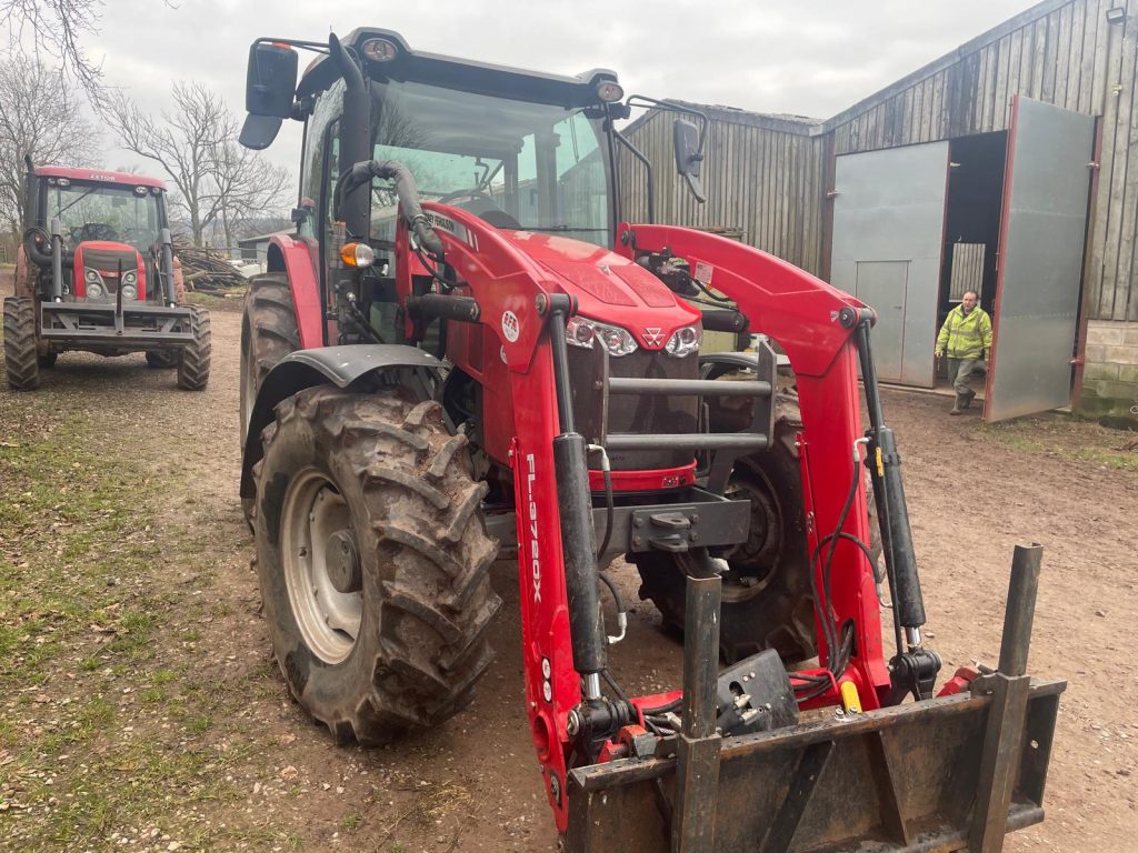 MASSEY FERGUSON TRACTOR