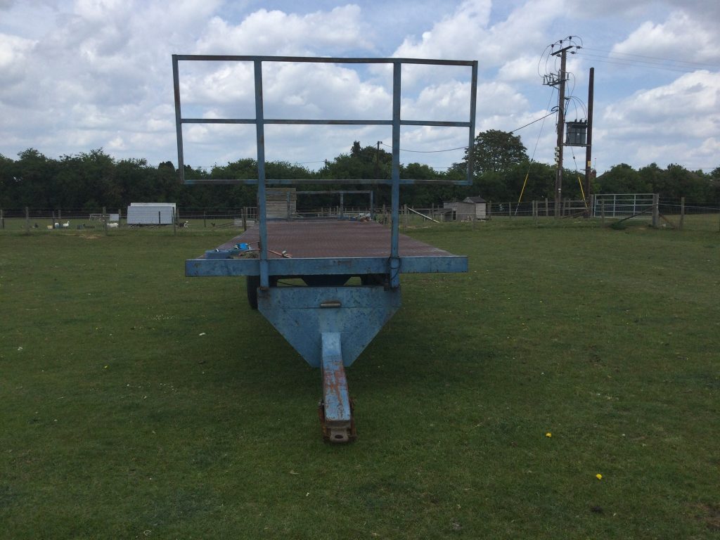 Bale trailer