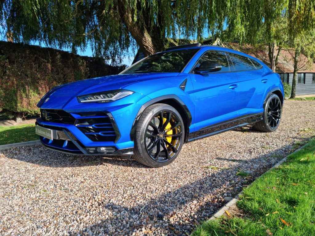 LAMBORGHINI URUS 4.0T . 15,000 miles. FLSH. Stunning Car .