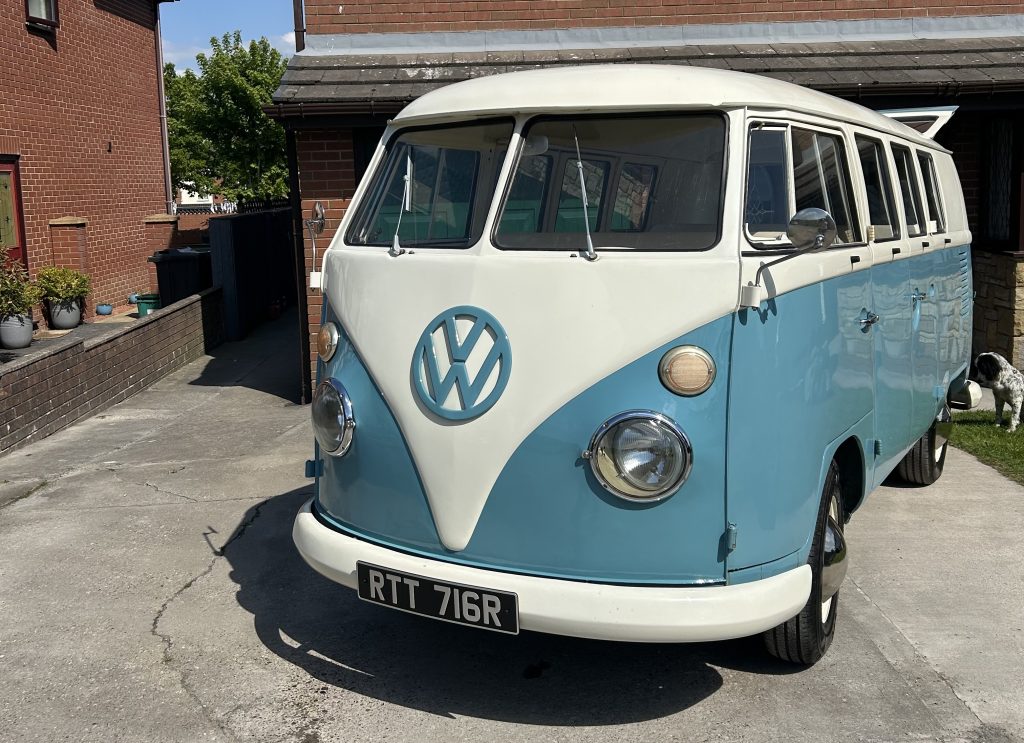 Rare VW 1964 T2 Split Screen with barn doors on both sides