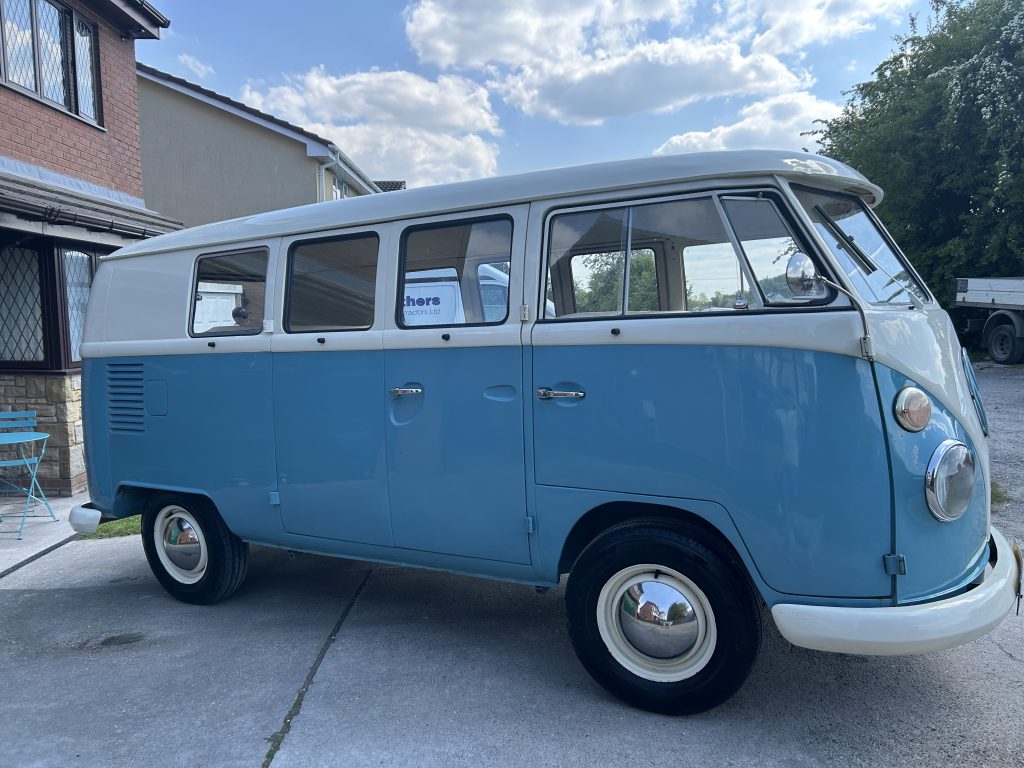Rare VW 1964 T2 Split Screen with barn doors on both sides