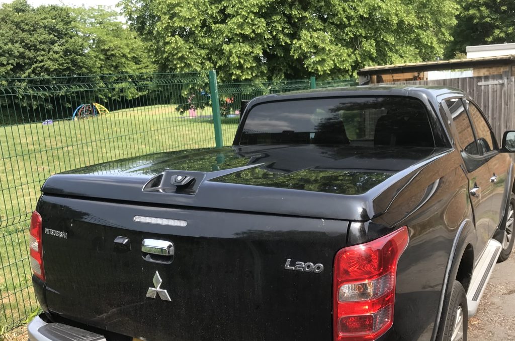 Mitsubishi L200 Tonneau Cover
