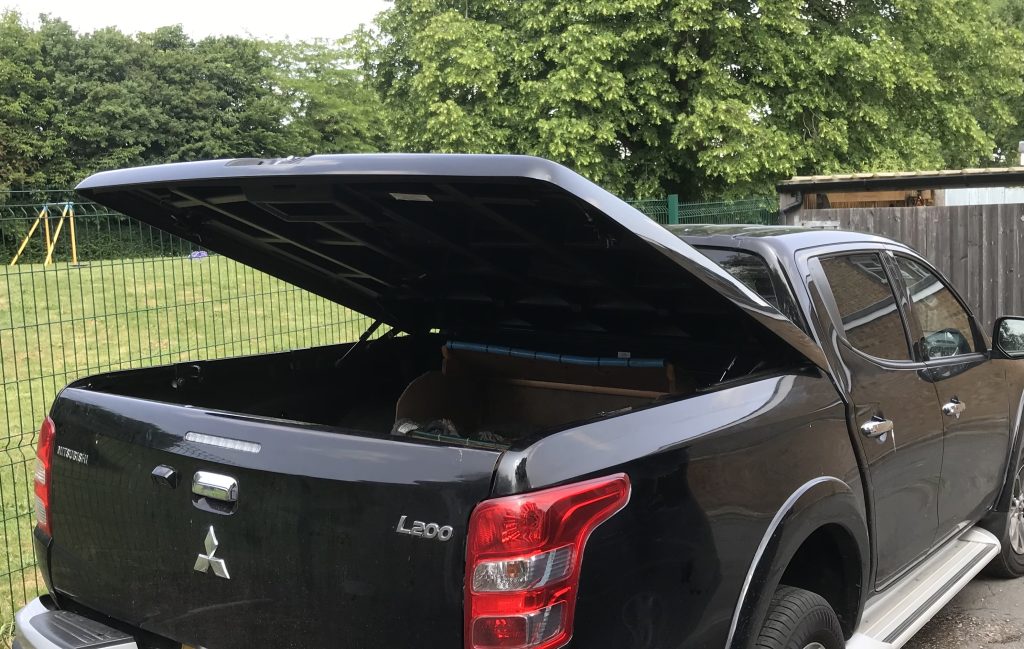 Mitsubishi L200 Tonneau Cover