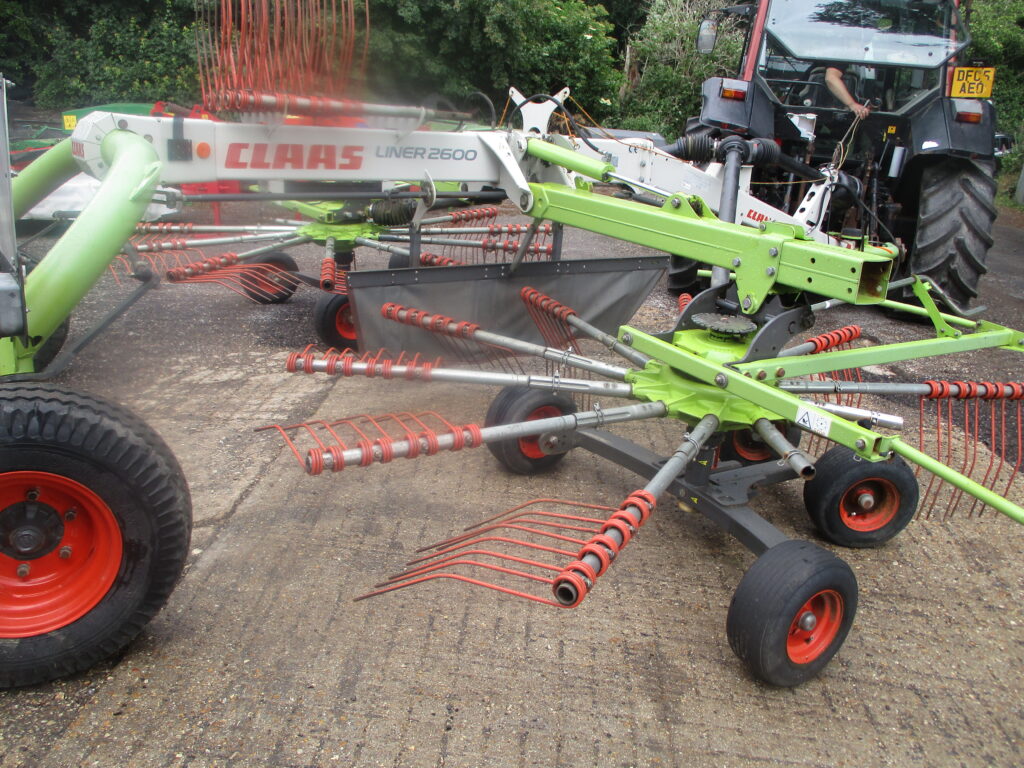 TWIN ROTOR RAKE