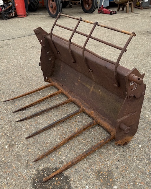 MF80 Dung Fork