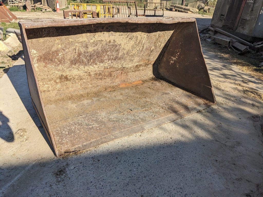Manitou Grain Bucket